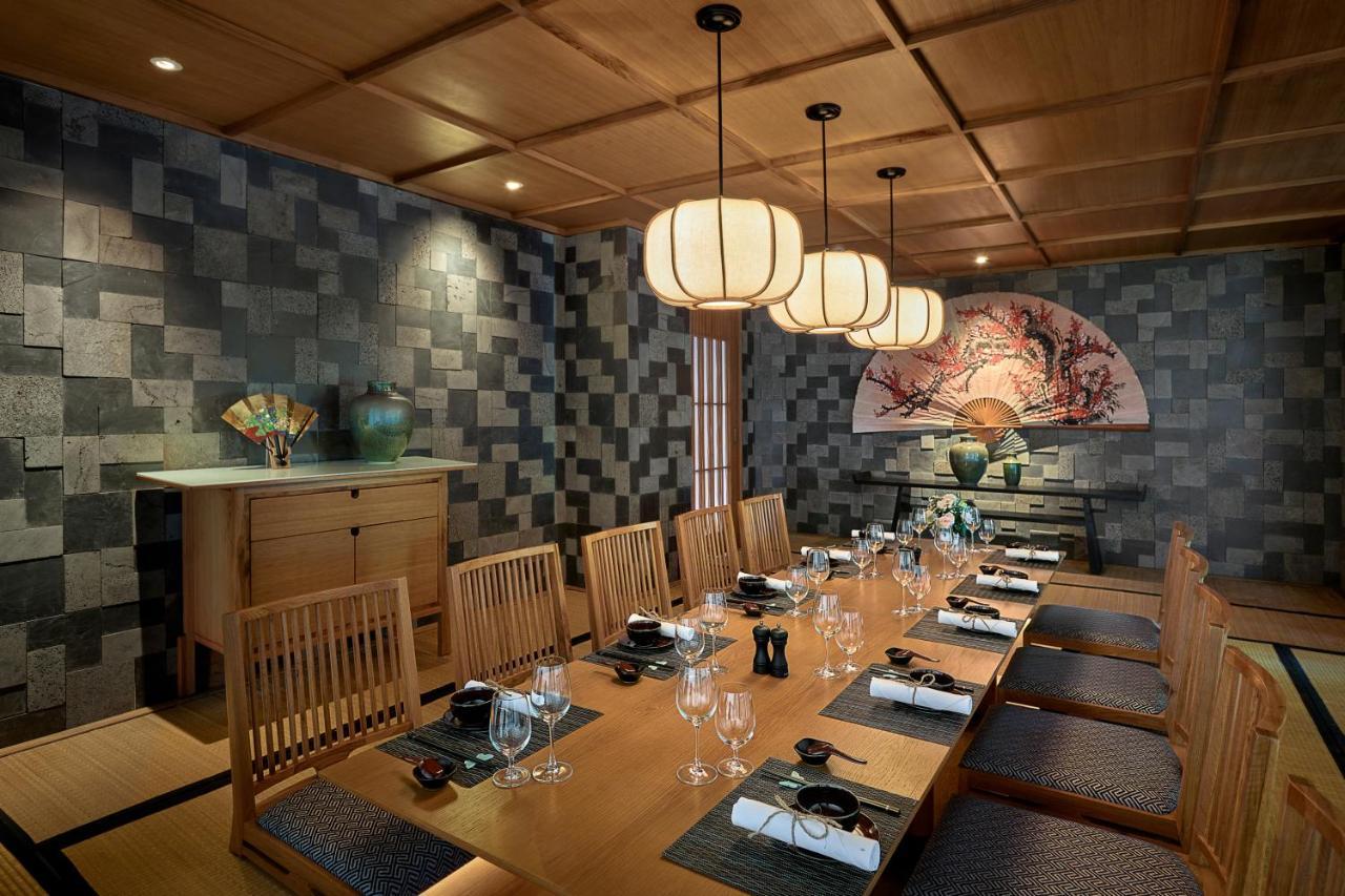 Hotel Perle D'Orient Cat Ba - Mgallery Chan Chau Exteriér fotografie The interior of a restaurant