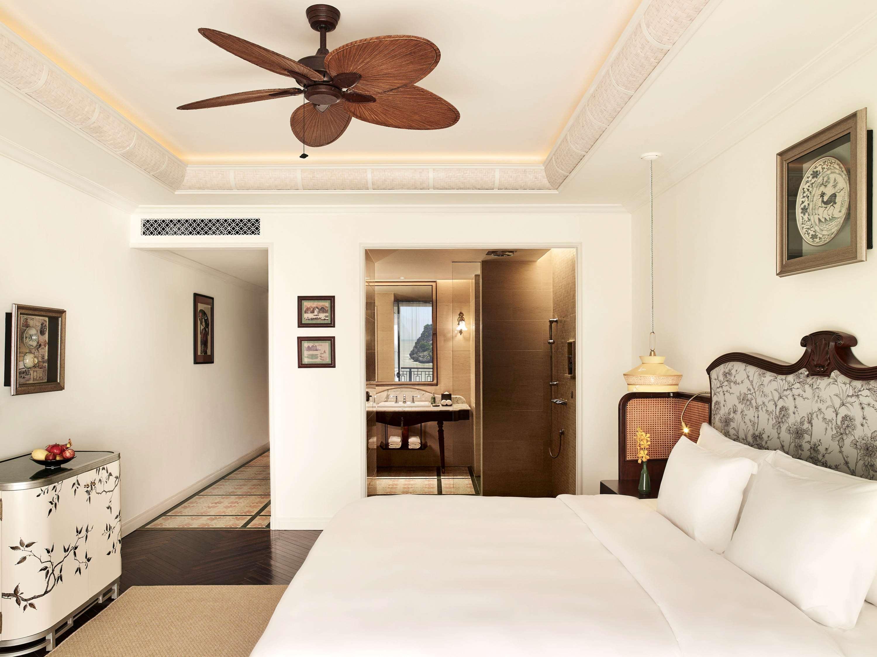 Hotel Perle D'Orient Cat Ba - Mgallery Chan Chau Exteriér fotografie A room at the Taj Bengal