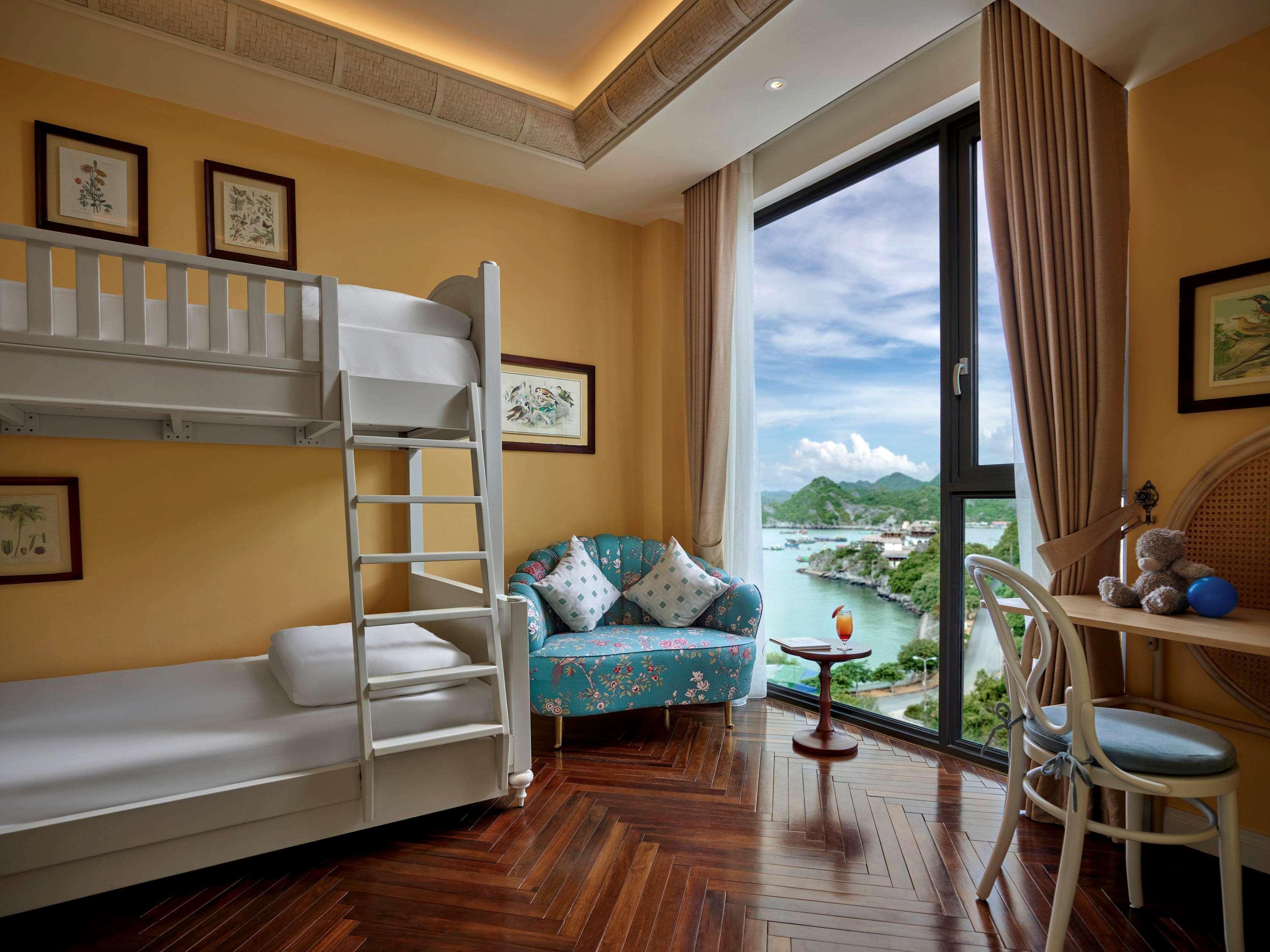 Hotel Perle D'Orient Cat Ba - Mgallery Chan Chau Exteriér fotografie A bedroom at The Repulse Bay