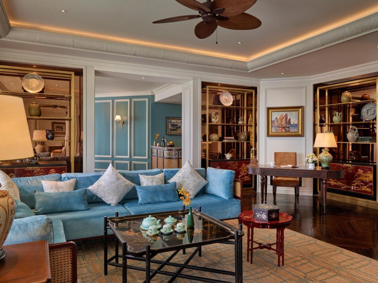 Hotel Perle D'Orient Cat Ba - Mgallery Chan Chau Exteriér fotografie The living room of a suite at the Mandarin Oriental, Bangkok