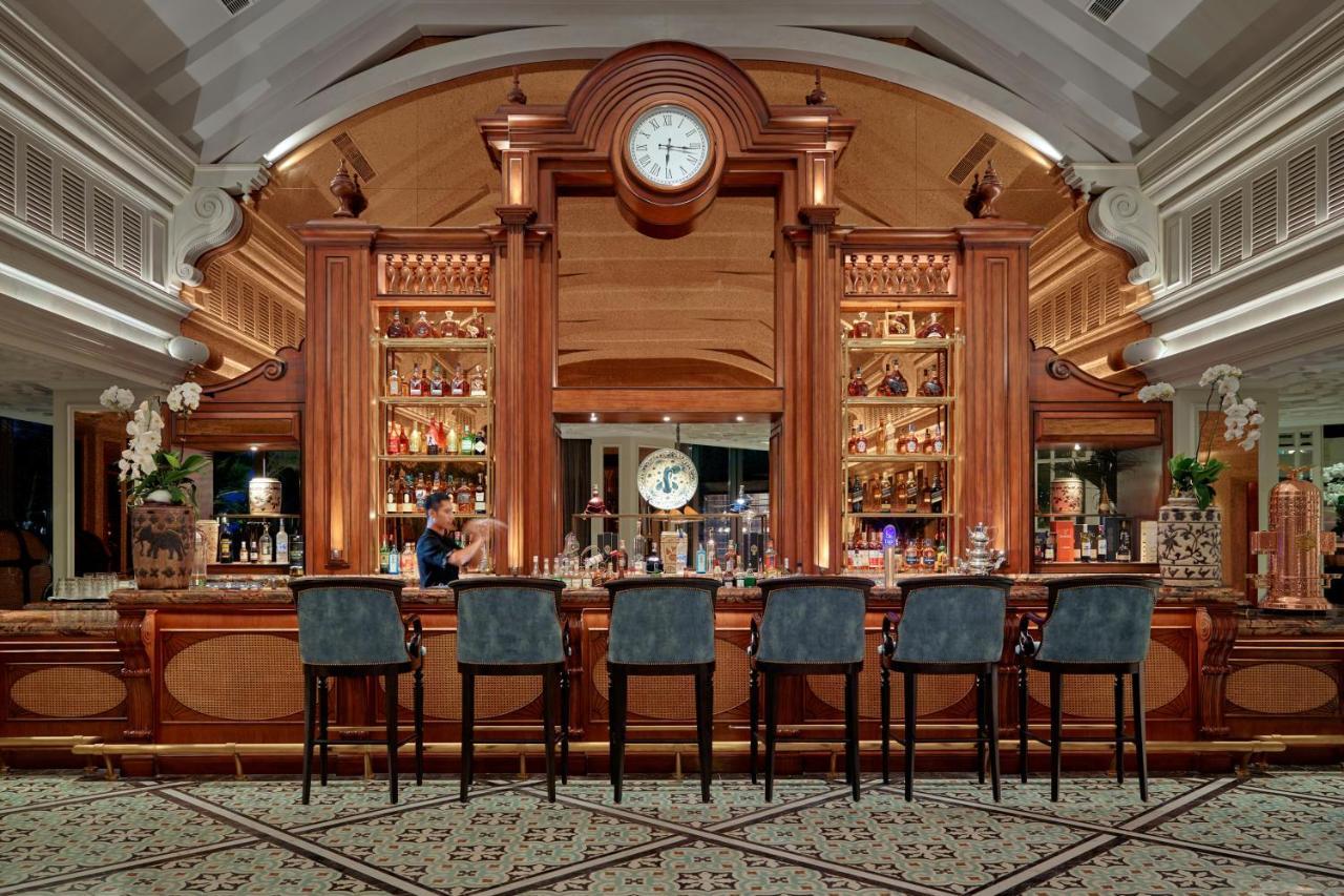 Hotel Perle D'Orient Cat Ba - Mgallery Chan Chau Exteriér fotografie The bar at the lobby